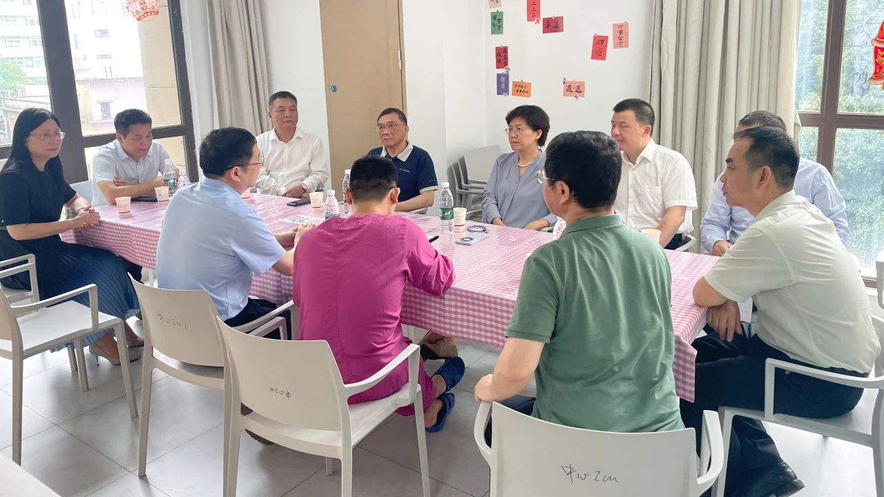 慰问革命先进 赓续红色基因——市委组织部副部长、、、老干局局长刘梅一行慰问我司离休干部刘玉珍同志