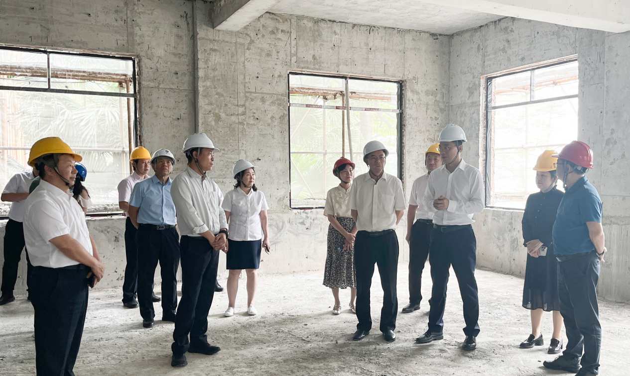 广药集团向导一行到白云山2299威尼斯制药开展生产谋划调研